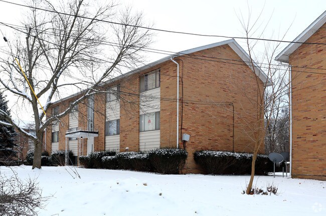 Cromwell Apartments - Park West