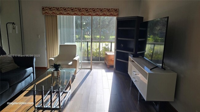 Foto del edificio - 1200 Hillcrest Ct