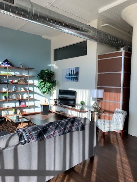 Foto del edificio - 309 E Market St