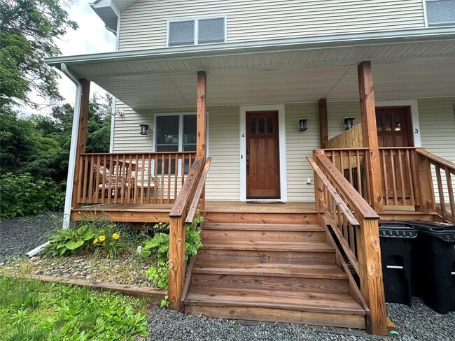 Building Photo - 127 Pine St