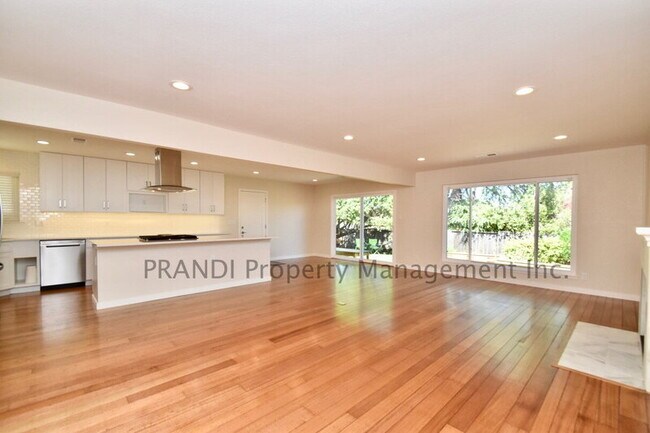 Foto del edificio - 627 Tanbark Terrace
