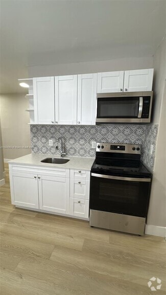 Building Photo - 2960 W Flagler St