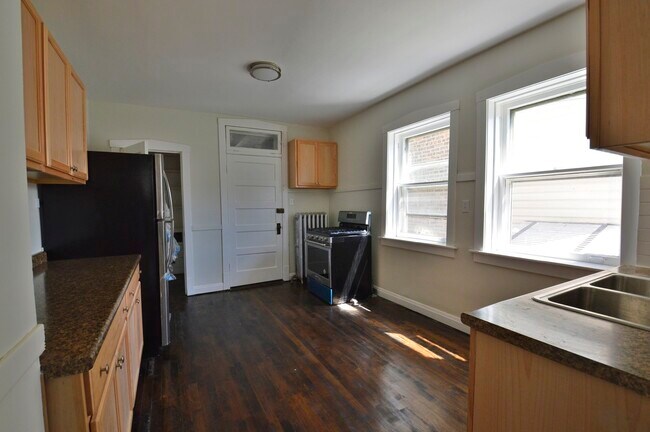 Foto del edificio - 3741 W Roscoe St