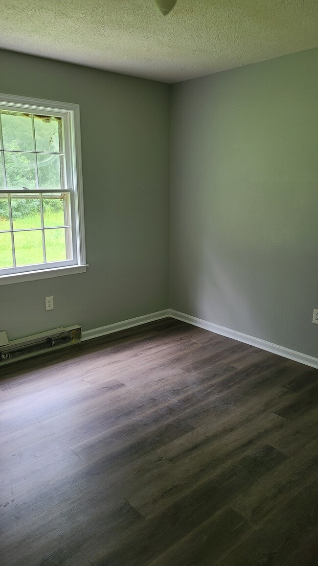 Building Photo - 3285 Charleston Hwy