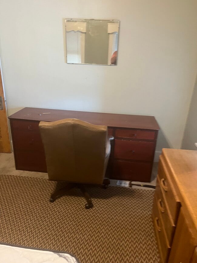 Desk - 2118 Elm St
