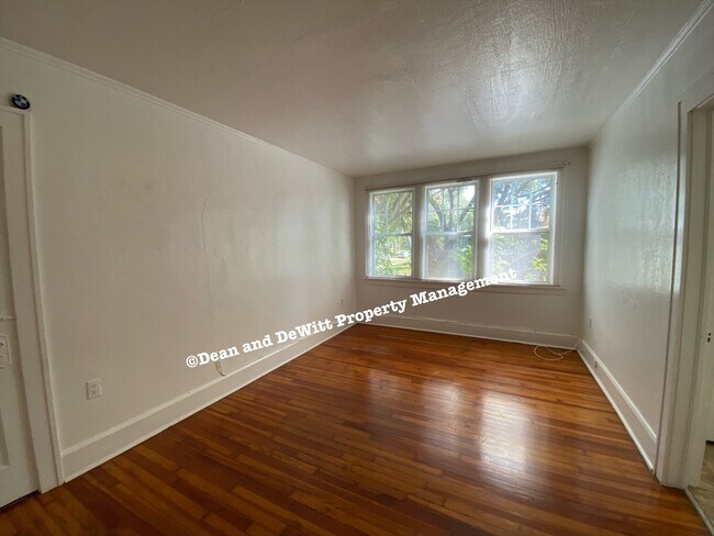 Building Photo - Studio Bed/1 Bath - Unit 4