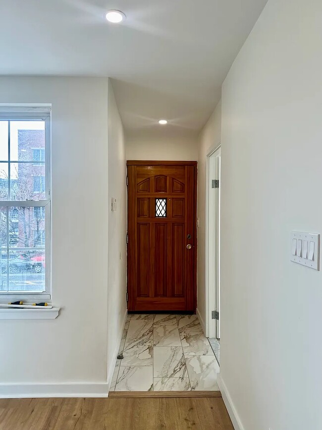 Building Photo - 2805 Saint Theresa Ave