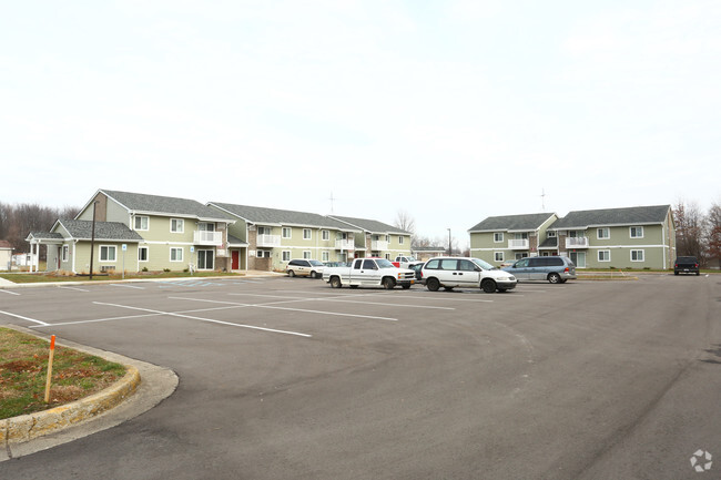 Building Photo - Green Meadows Apartments