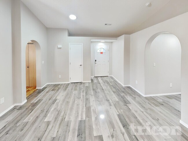 Foto del edificio - 2419 NE 164th Ave