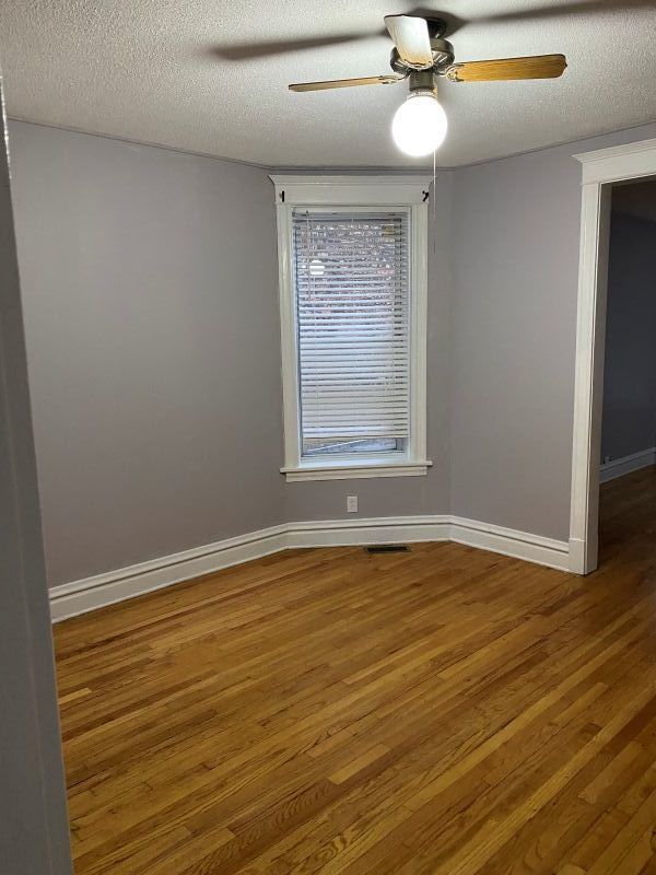 Foto del edificio - 1752 E 72nd Pl