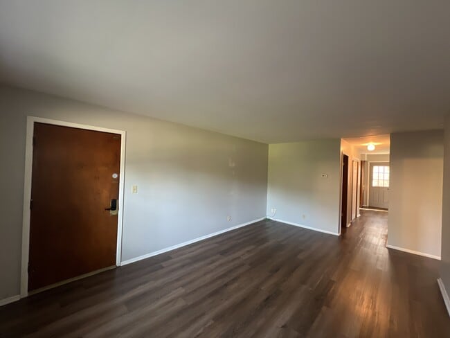 Building Photo - 3321 Daisy Ln