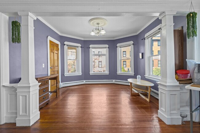 Foto del edificio - 10 Bainbridge Ave