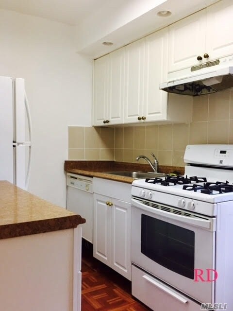 Foto principal - 63-61 Yellowstone Blvd