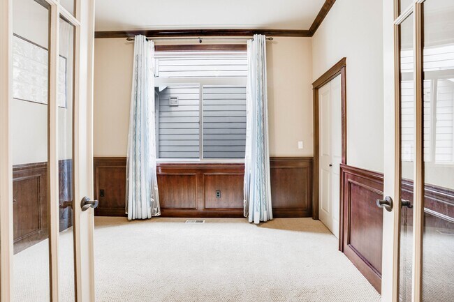 Building Photo - 8832 NE 148th Pl Kenmore, WA 98028 $3,700 ...