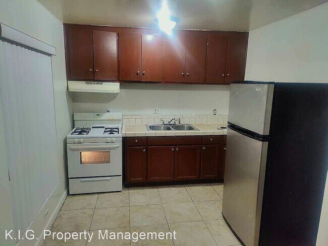 Building Photo - Studio, 1 bath Apartment - 830 Westlake 83...