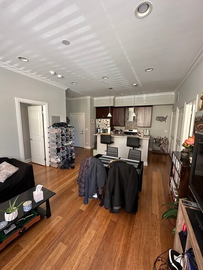 Building Photo - 2 bedroom, 2 bath apartment home available...