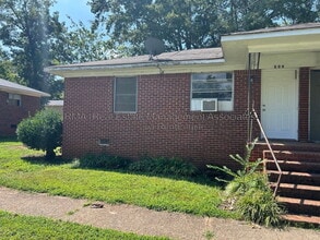 Building Photo - 206 Austin St