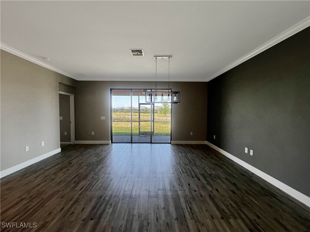 Foto principal - 14616 Monrovia Ln