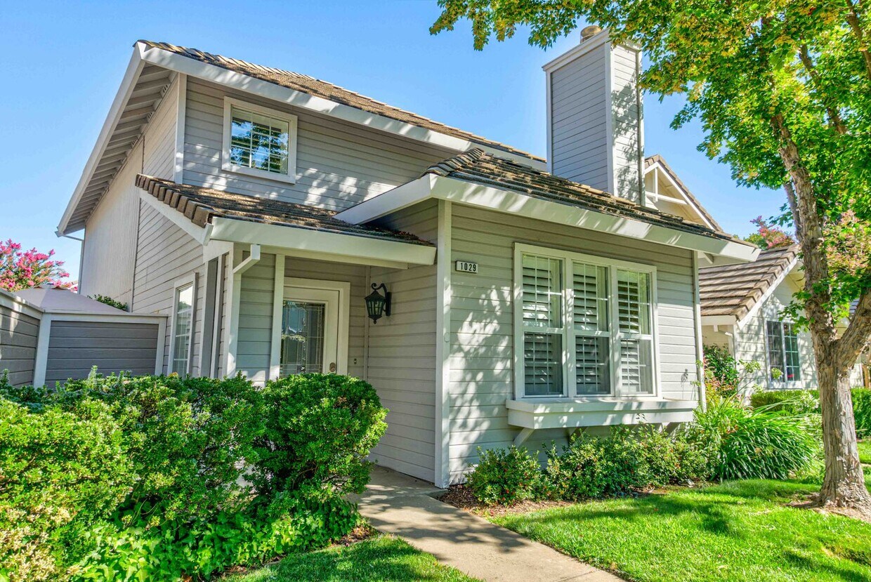Primary Photo - Elegant 3-Bed Home in Quiet Folsom Neighbo...
