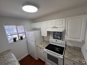 Building Photo - 107 E Tiffany Dr