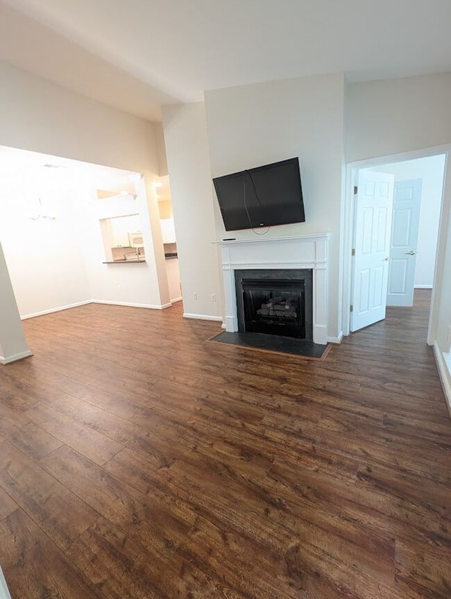Building Photo - Palazzo at Park Center Top floor 2 bedroom...