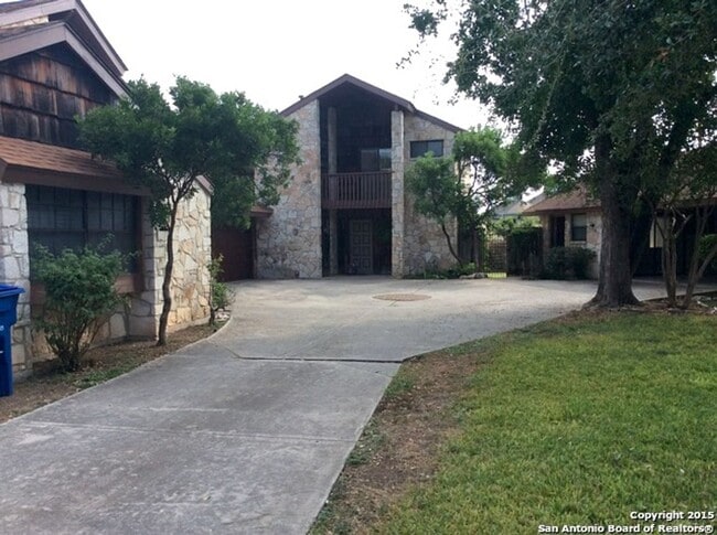 Building Photo - Great Location! 2 Bedroom 2 Bath in Shavan...