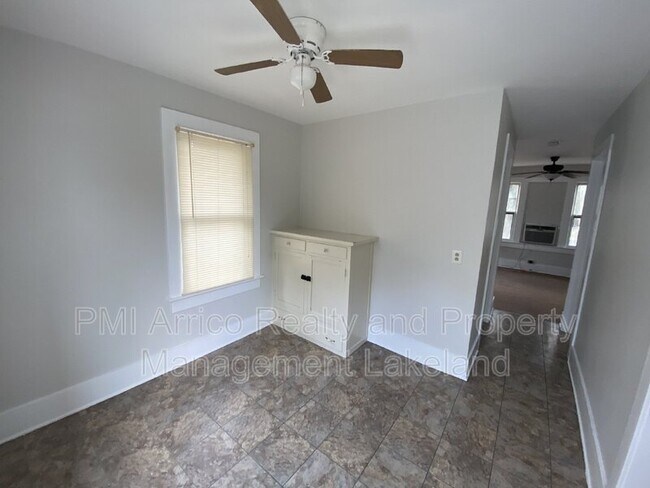 Foto del edificio - 117 8th St SE