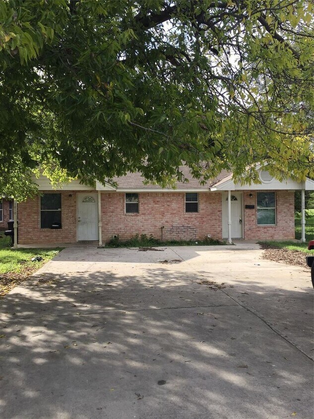 Primary Photo - 3/2 Duplex in Fort Worth For Rent!