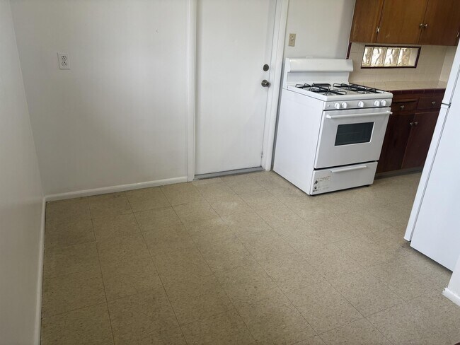 Building Photo - 2618 E Turney Ave