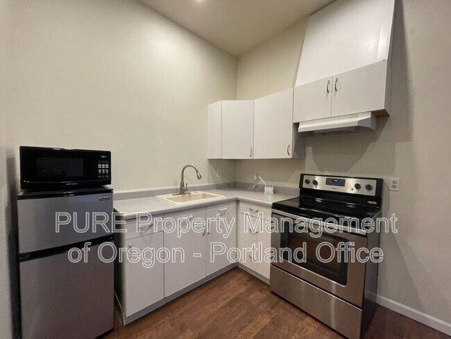 Foto del edificio - 5816 SW Huddleson St