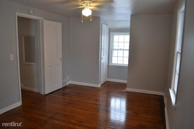 Building Photo - 3 br, 1 bath House - 293 Greeley Street