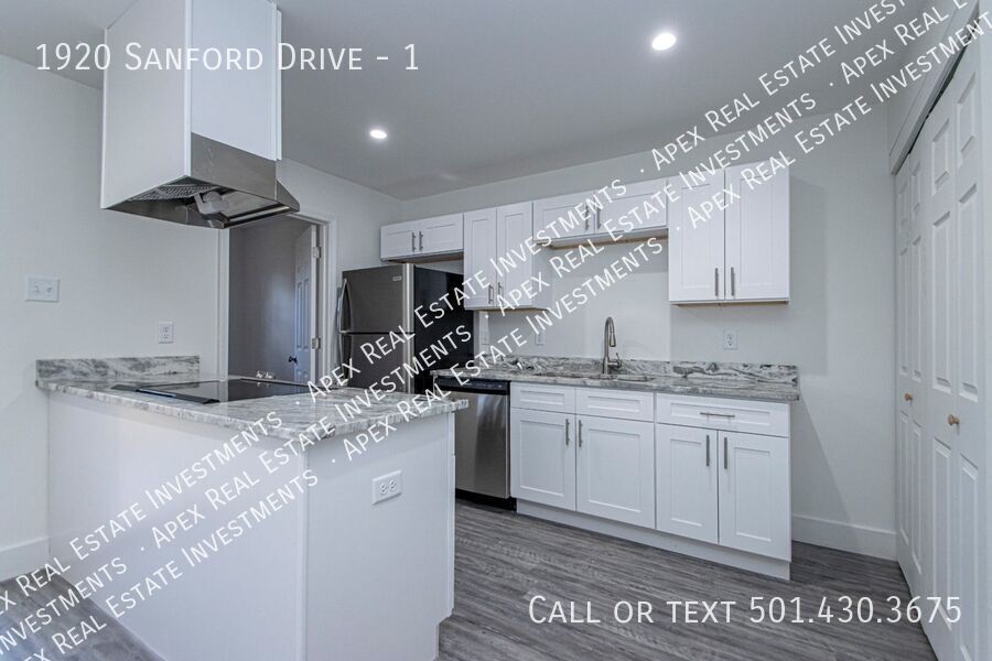 Foto principal - 1920 Sanford Dr