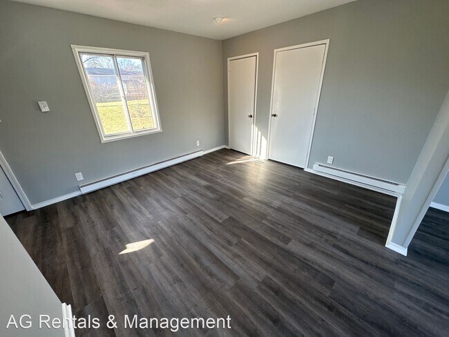 Building Photo - 4 br, 1 bath House - 5303 Riviera Dr