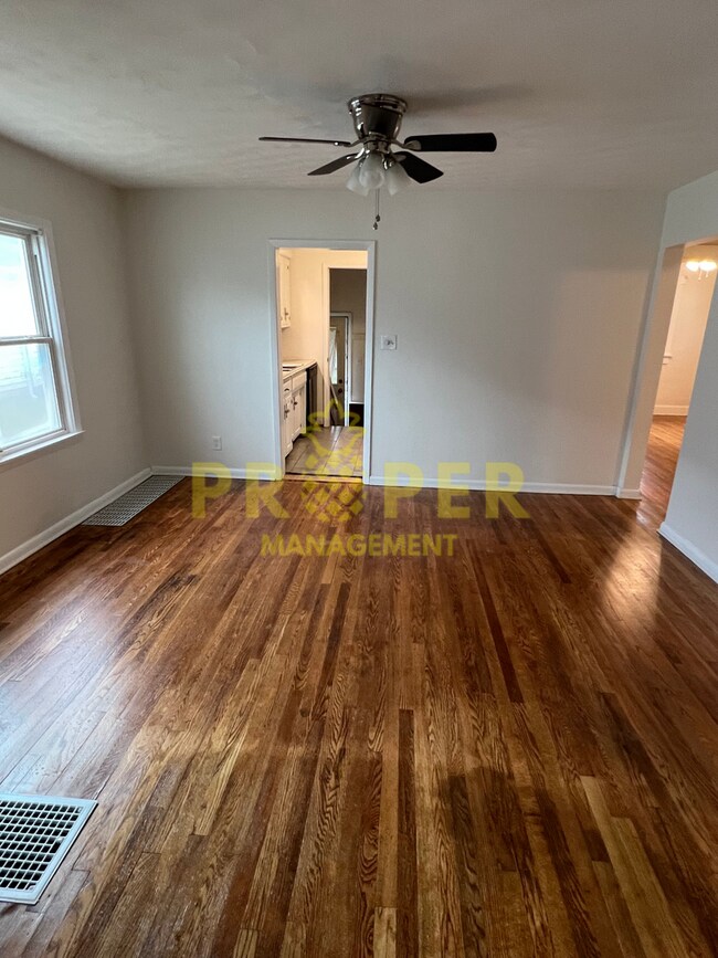 Foto del edificio - 2 bedrooms 1 bathroom house for rent