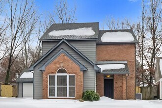 Building Photo - 7897 Bentwood Cir