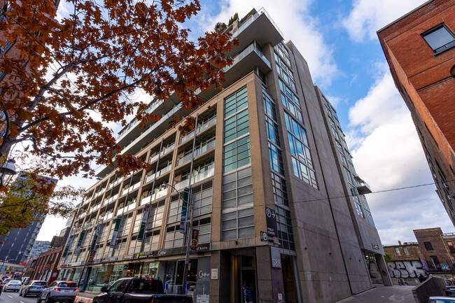 Building Photo - 388 Richmond St W