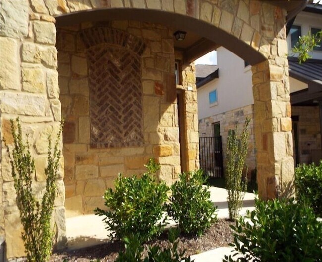 Foto del edificio - 3240 W Whitestone Blvd