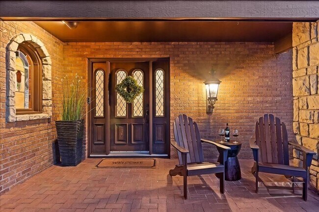 Foto del edificio - Luxury 5-Bedroom Home with Pool, Hot Tub &...
