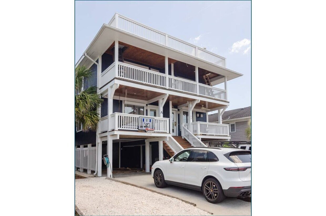 9 E Henderson St, Wrightsville Beach, NC 28480 House Rental in