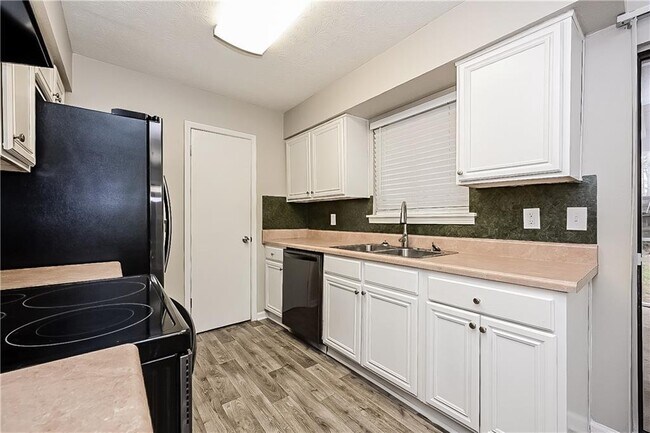 Foto del edificio - 8990 Sterling Ridge Ln