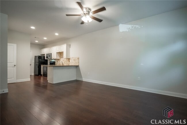 Building Photo - 1181 Binghampton Cir