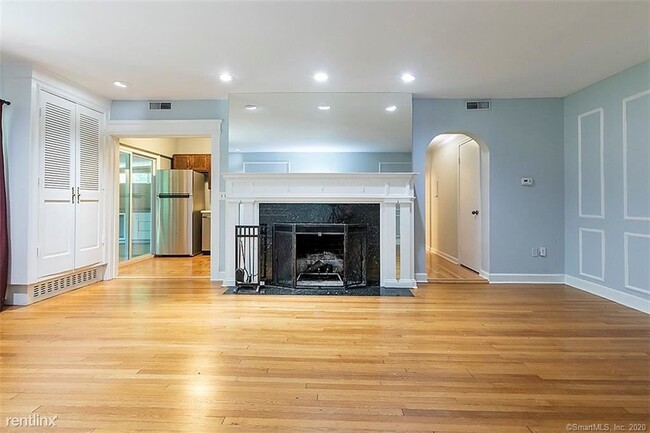 Building Photo - 2 br, 2 bath Condo - Fountainwood Condominium