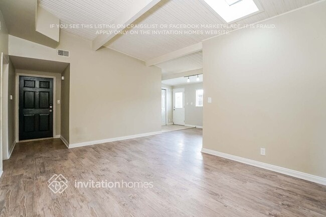 Building Photo - 10831 Balboa Blvd