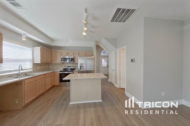 Building Photo - 2320 Shinnery Oak Dr