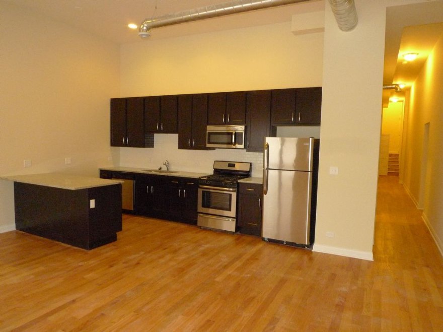 Primary Photo - 4022 N Sheridan Rd