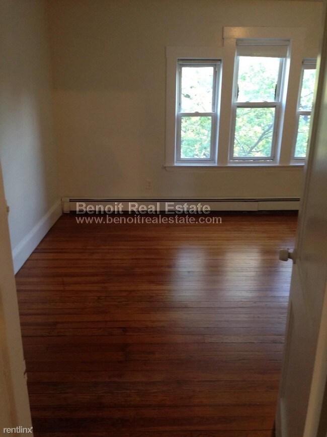 Building Photo - 2 br, 1 bath  - 761 Broadway