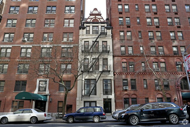 Building Photo - 330 W 86th St