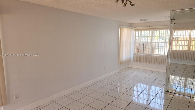 Foto del edificio - 3515 SW 26th St