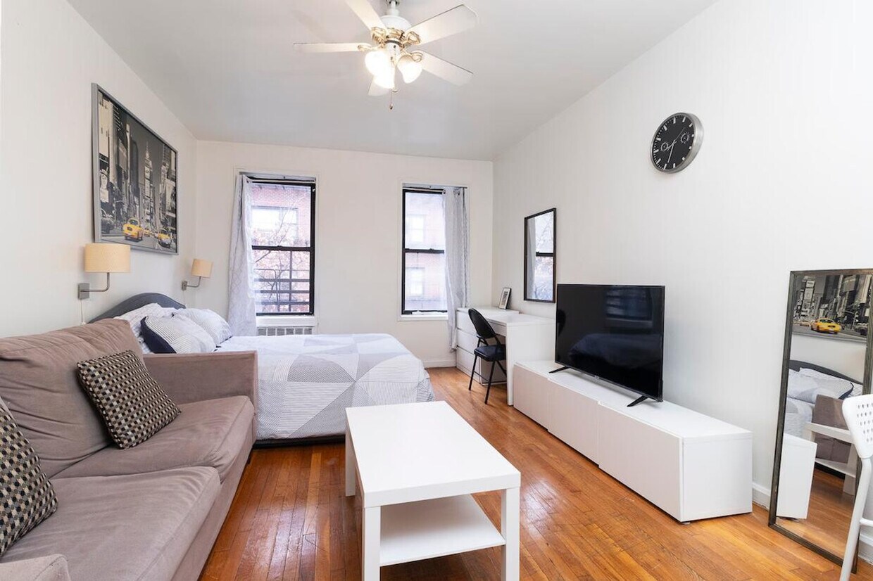 Foto principal - 1566 2nd Ave