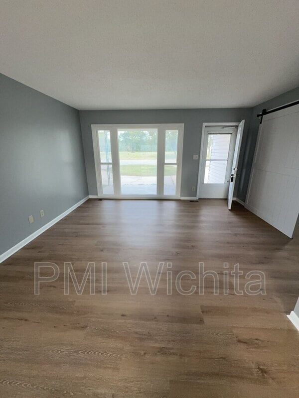 Foto del edificio - 5300 S Seneca St